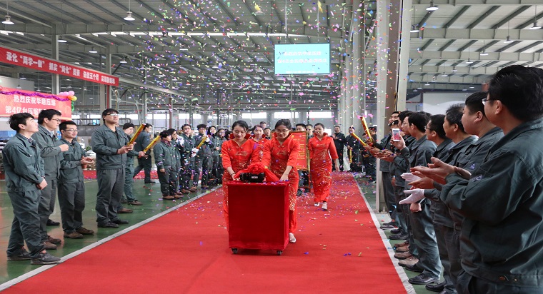 可以第4亿台压缩机胜利诞生.jpg
